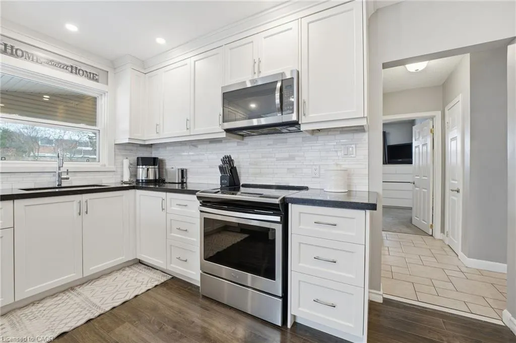473 Mohawk Road W