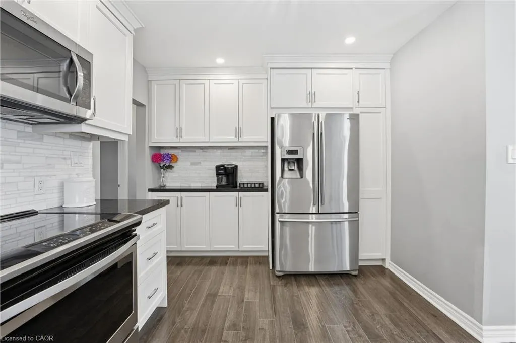 473 Mohawk Road W