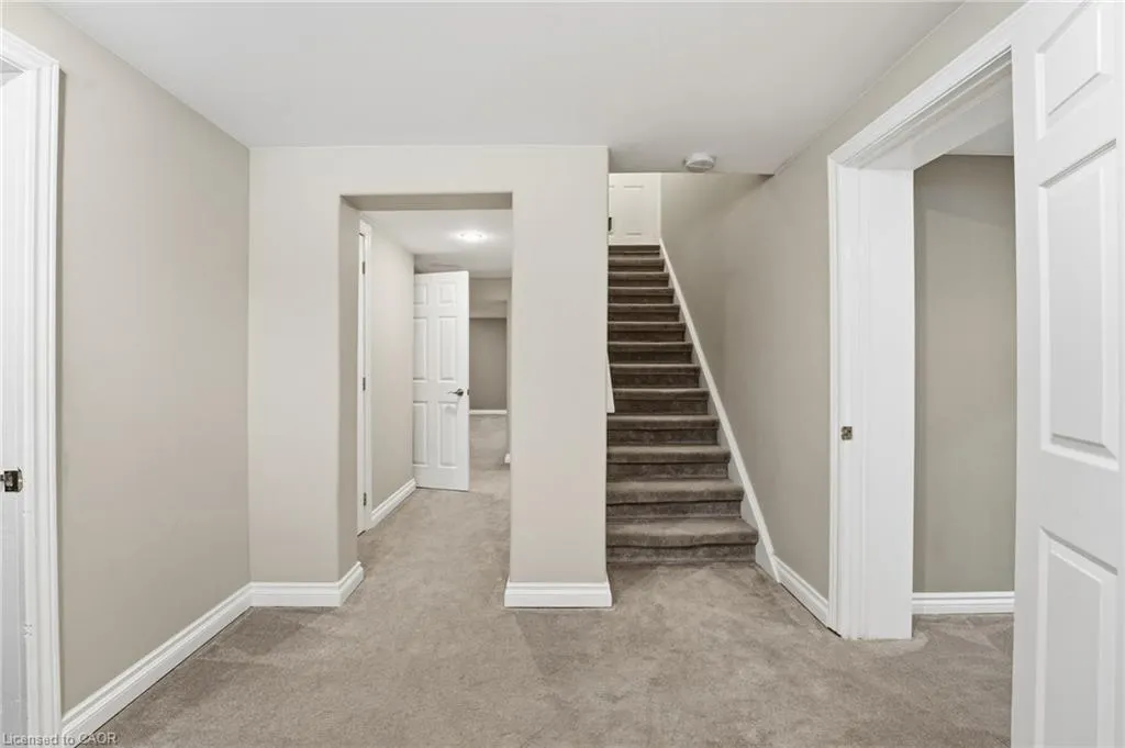 473 Mohawk Road W