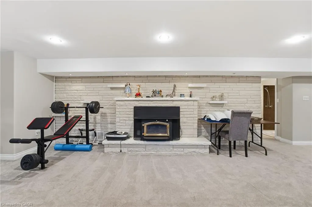 473 Mohawk Road W