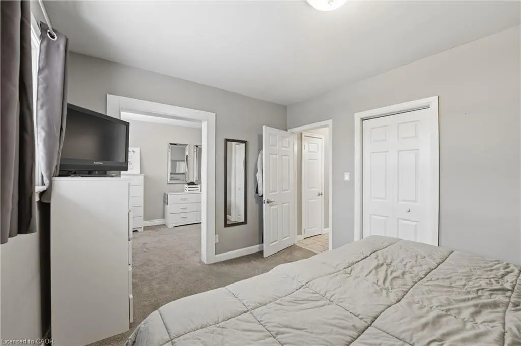 473 Mohawk Road W