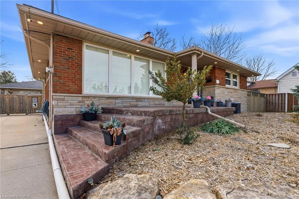 473 Mohawk Road W