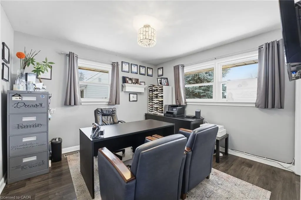 473 Mohawk Road W