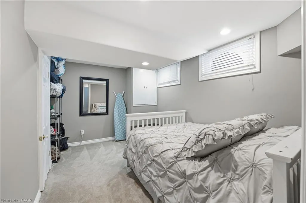 473 Mohawk Road W