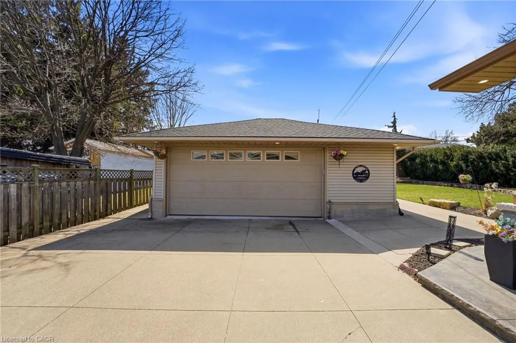 473 Mohawk Road W