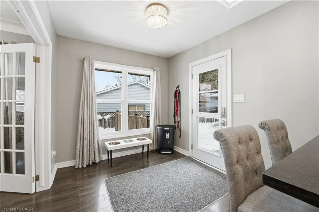 473 Mohawk Road W