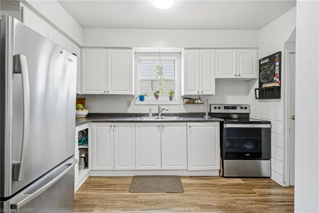 108 Robins Avenue