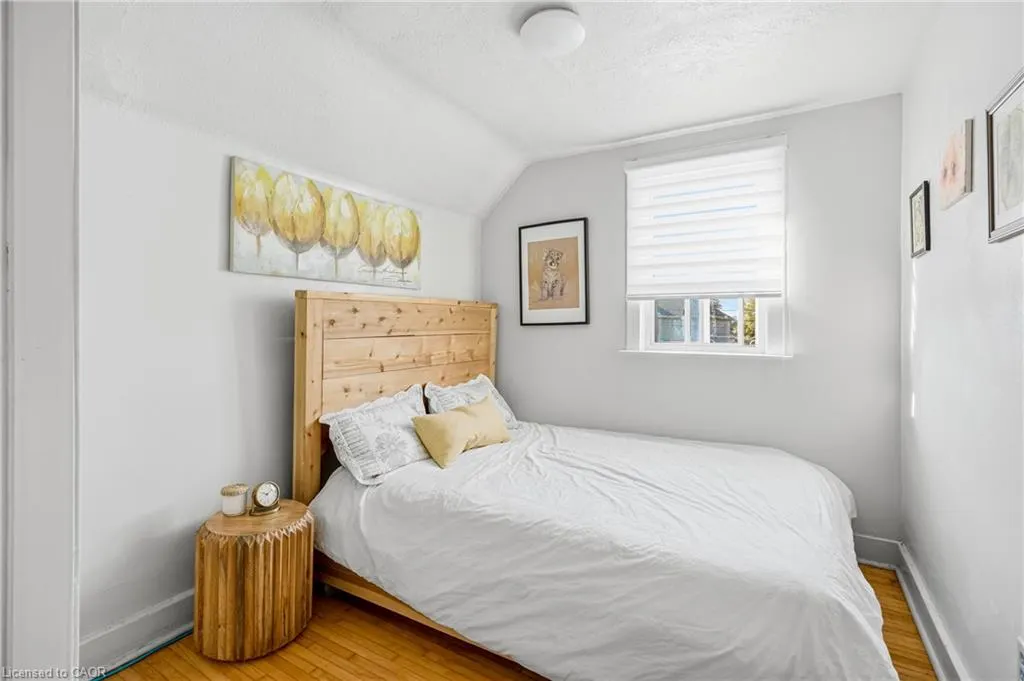 108 Robins Avenue