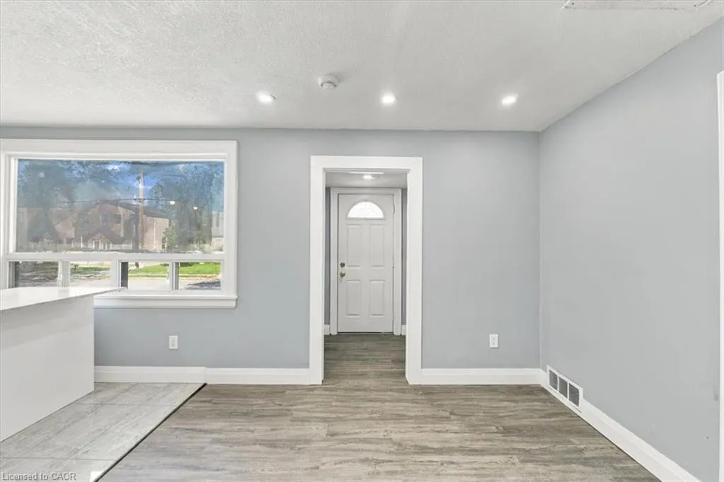 82 Norfolk Avenue