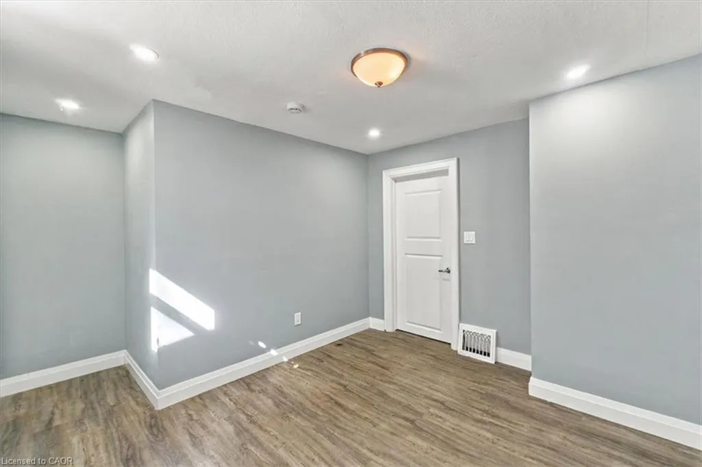 82 Norfolk Avenue