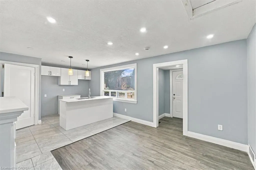82 Norfolk Avenue