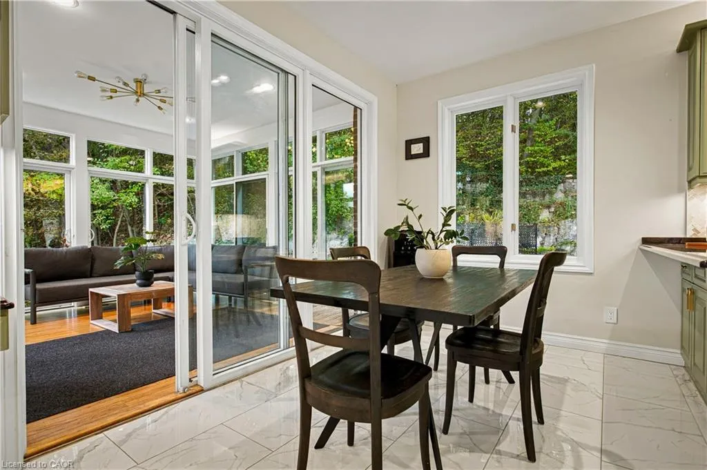 139 Oaklands Park Court