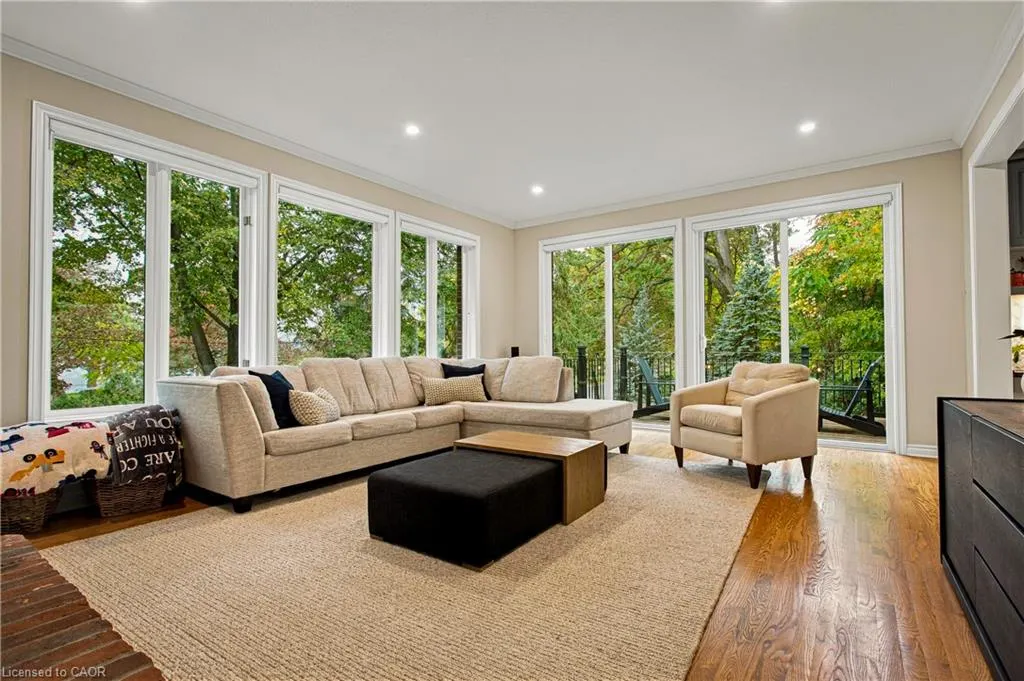 139 Oaklands Park Court