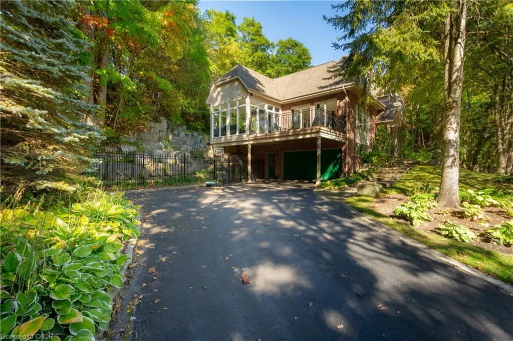 139 Oaklands Park Court