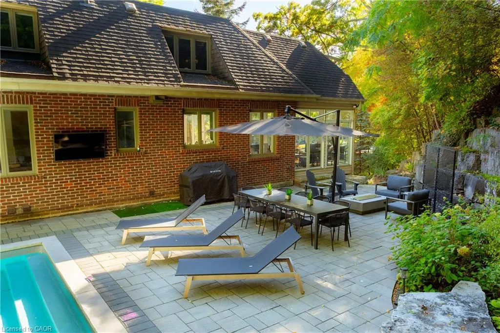 139 Oaklands Park Court