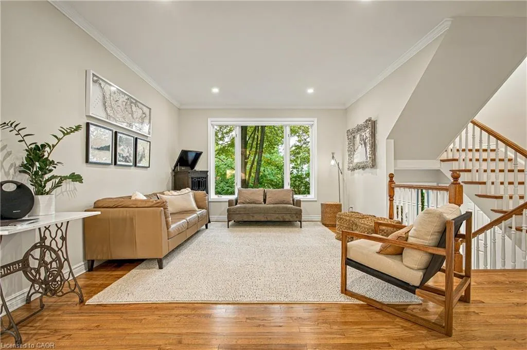 139 Oaklands Park Court