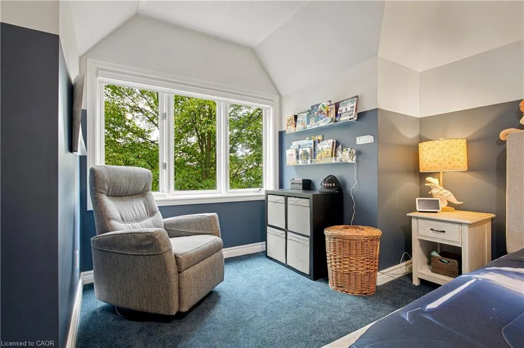139 Oaklands Park Court