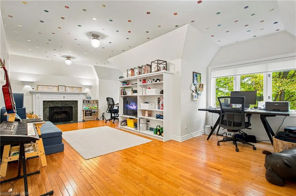 139 Oaklands Park Court