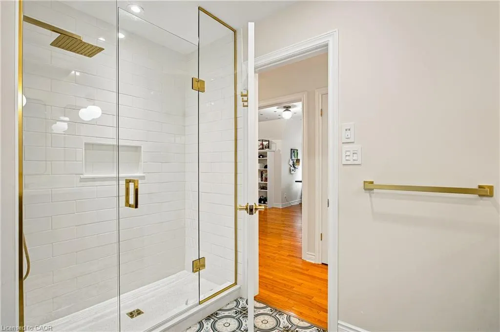 139 Oaklands Park Court
