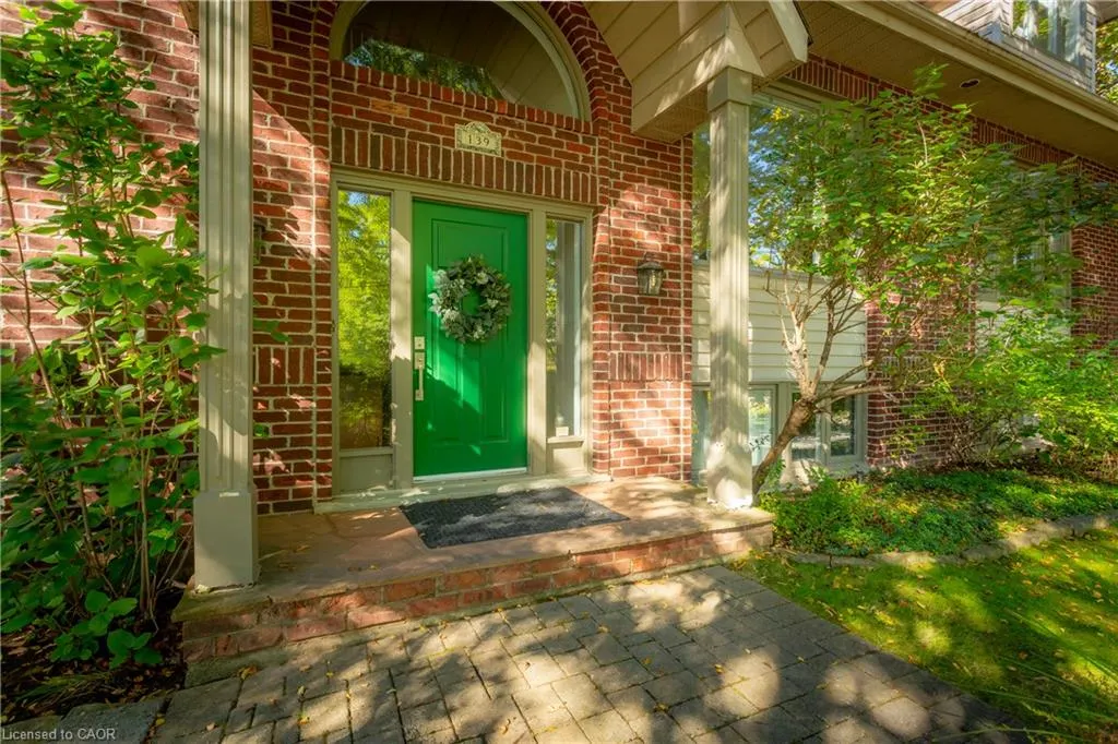 139 Oaklands Park Court