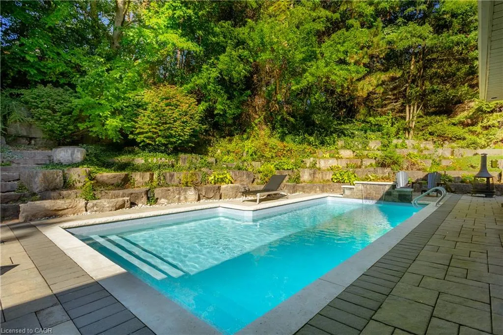 139 Oaklands Park Court