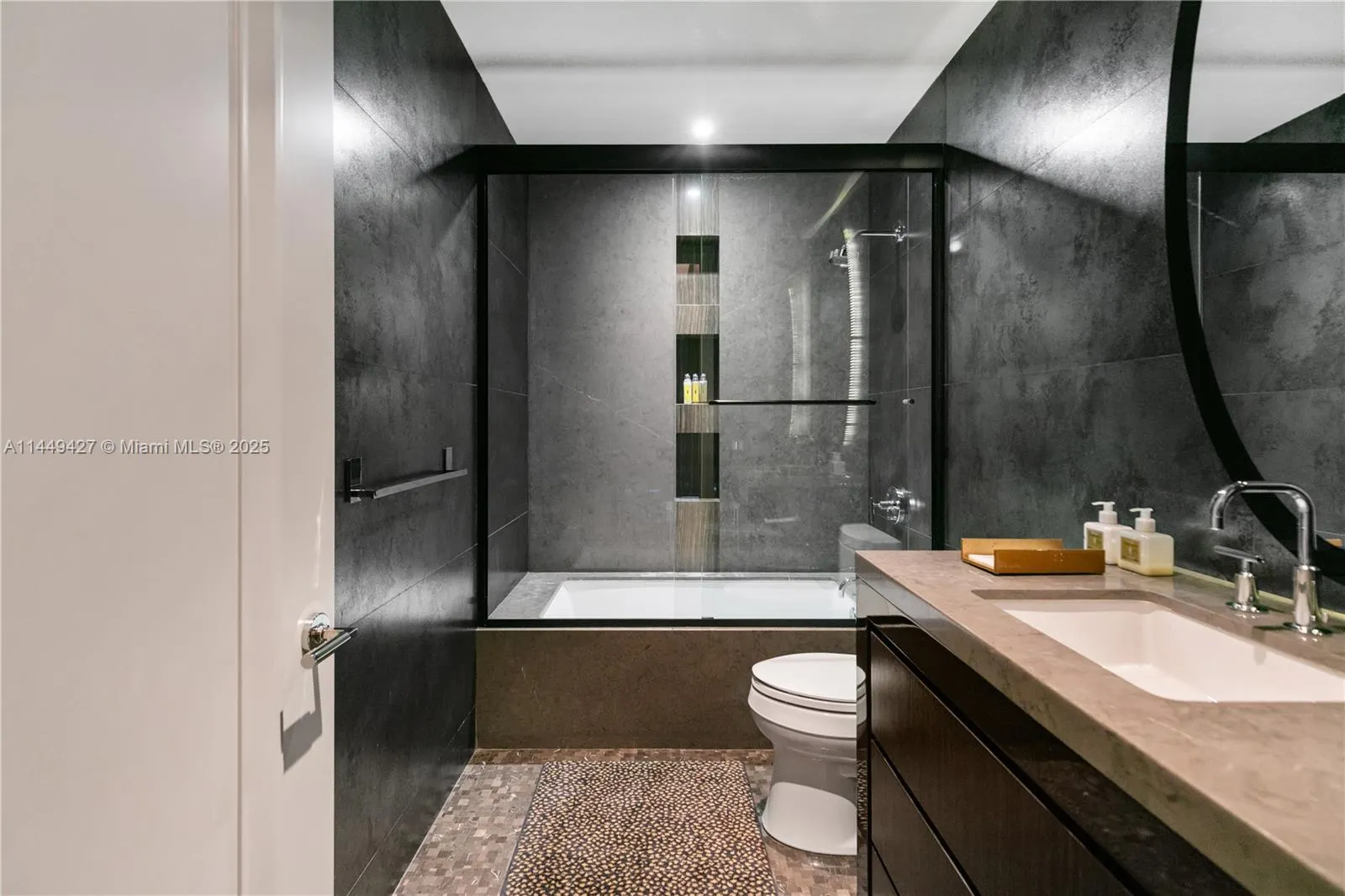 9705 Collins Ave, #1803N