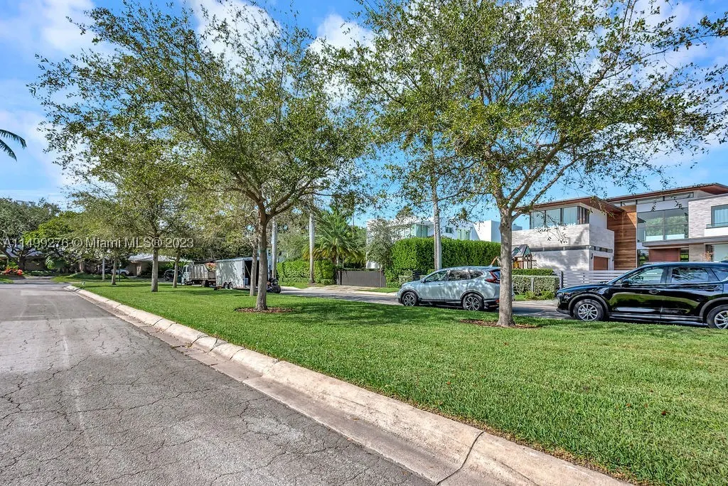 61 Camden Ct