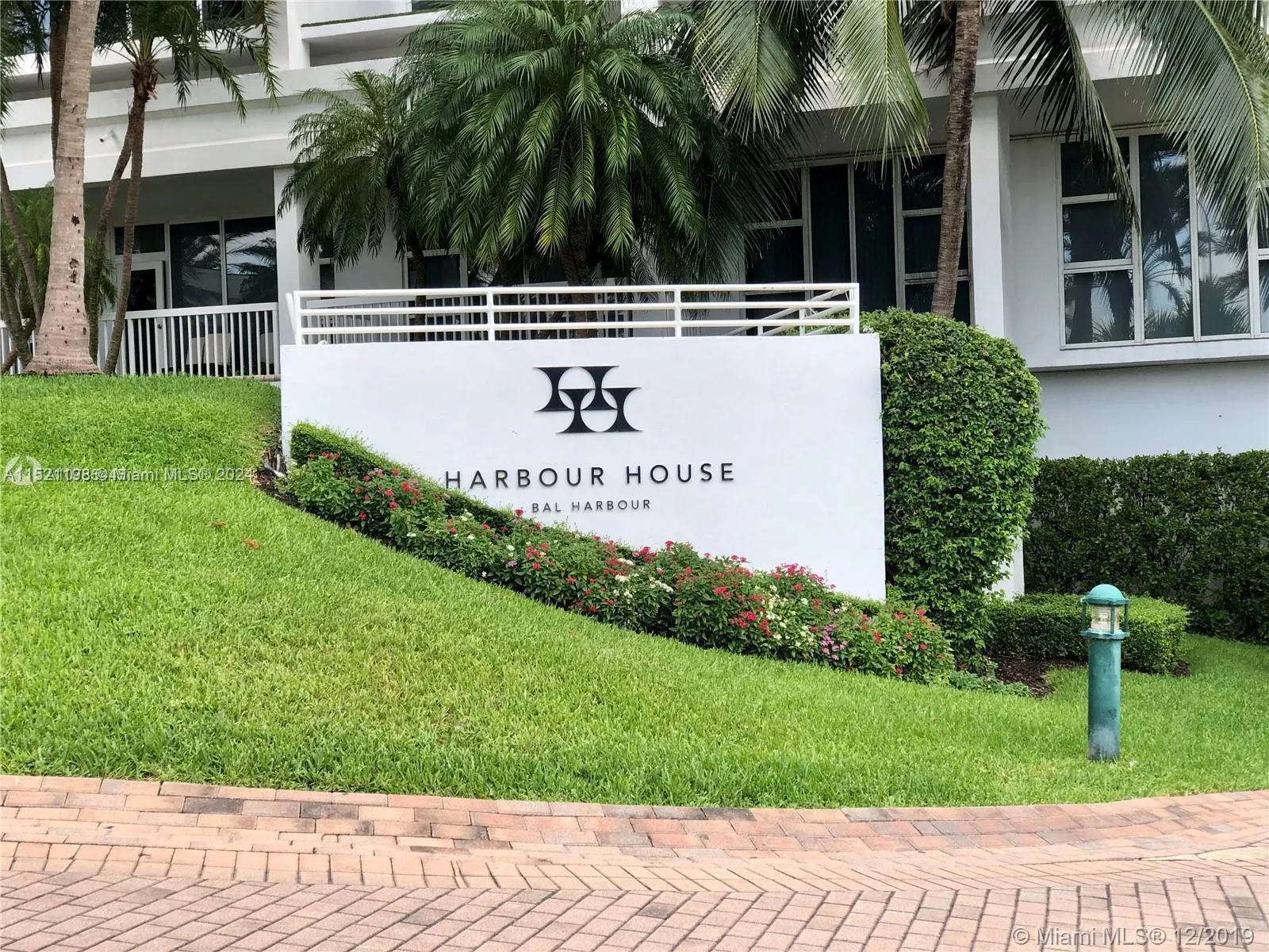 10275 Collins Ave, #230