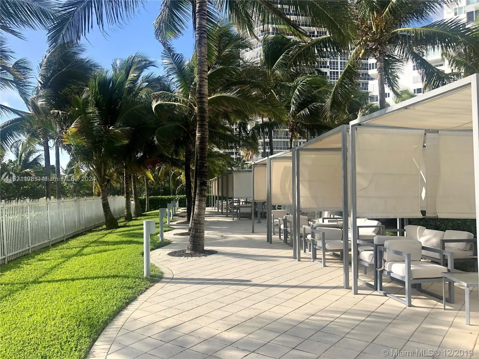 10275 Collins Ave, #230