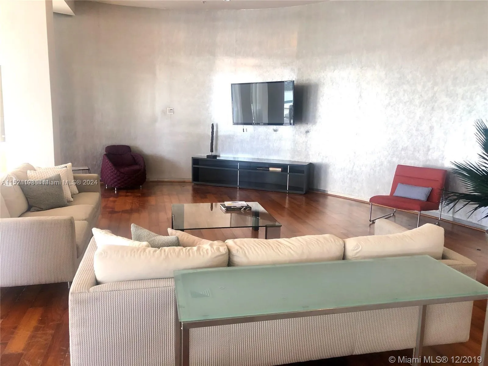 10275 Collins Ave, #230
