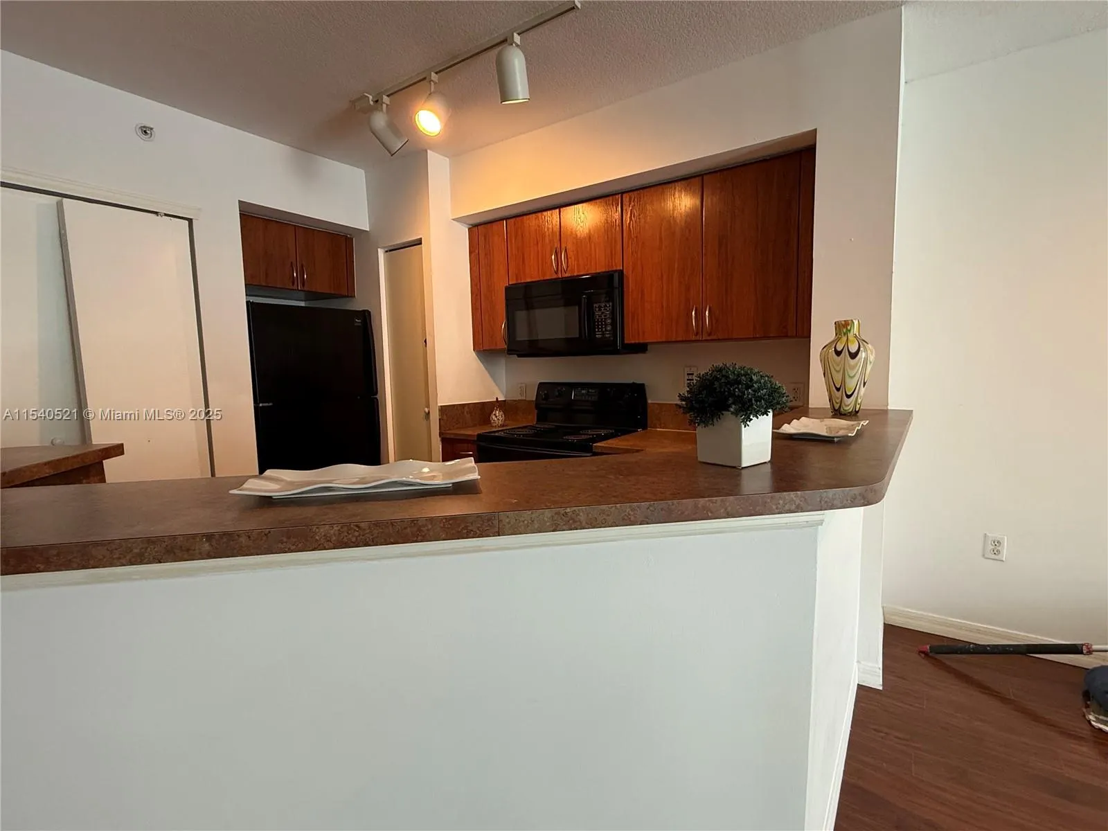 9201 Collins Ave, #1023