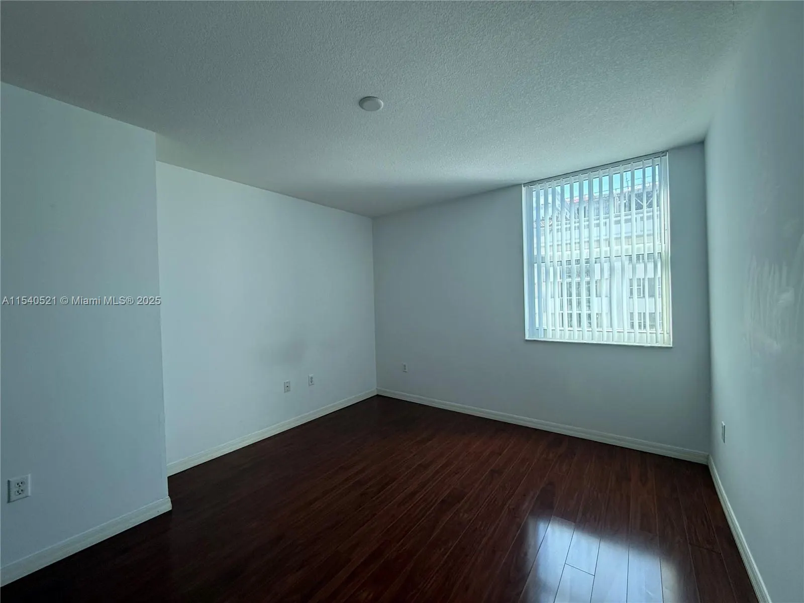 9201 Collins Ave, #1023