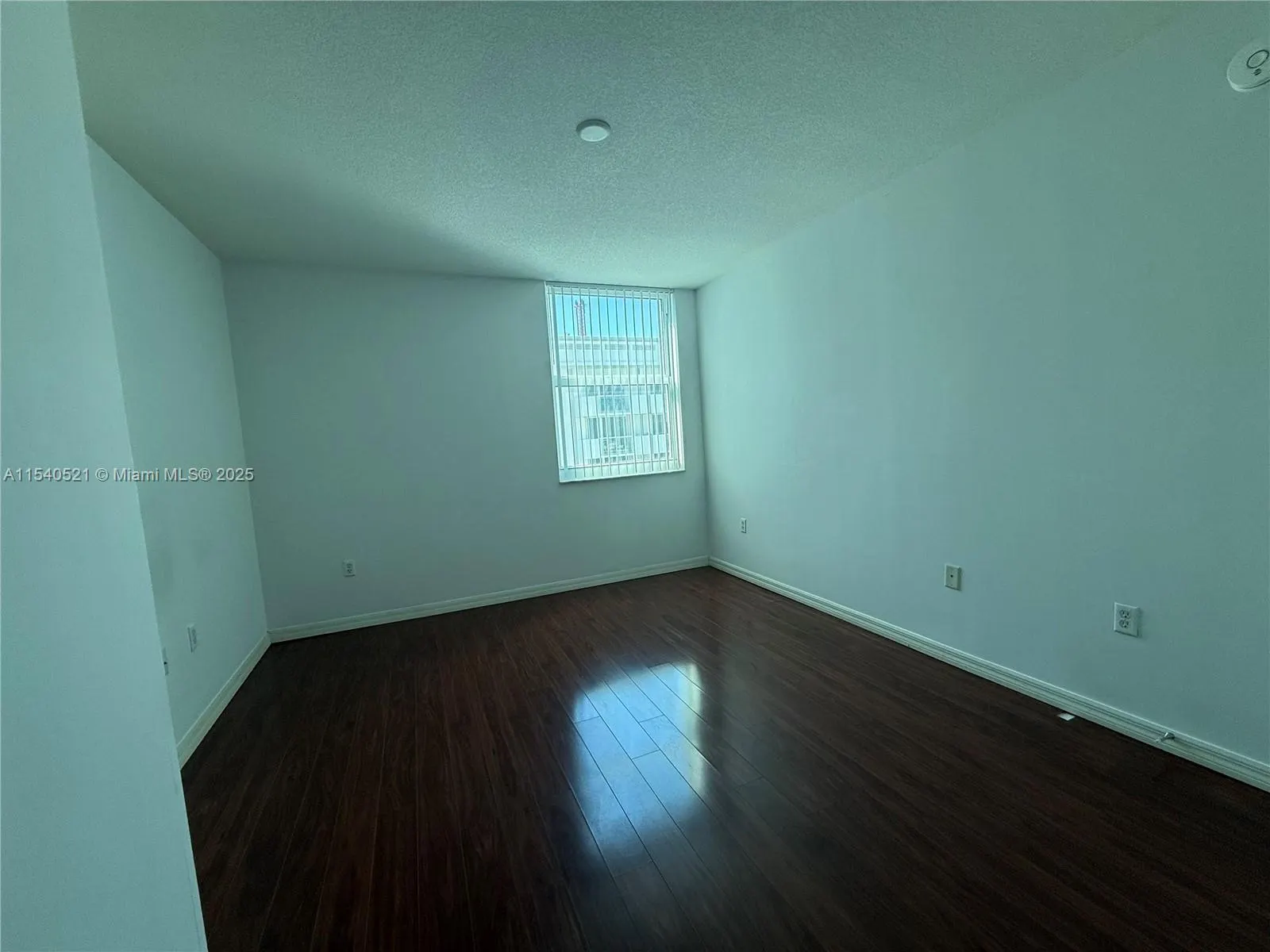 9201 Collins Ave, #1023