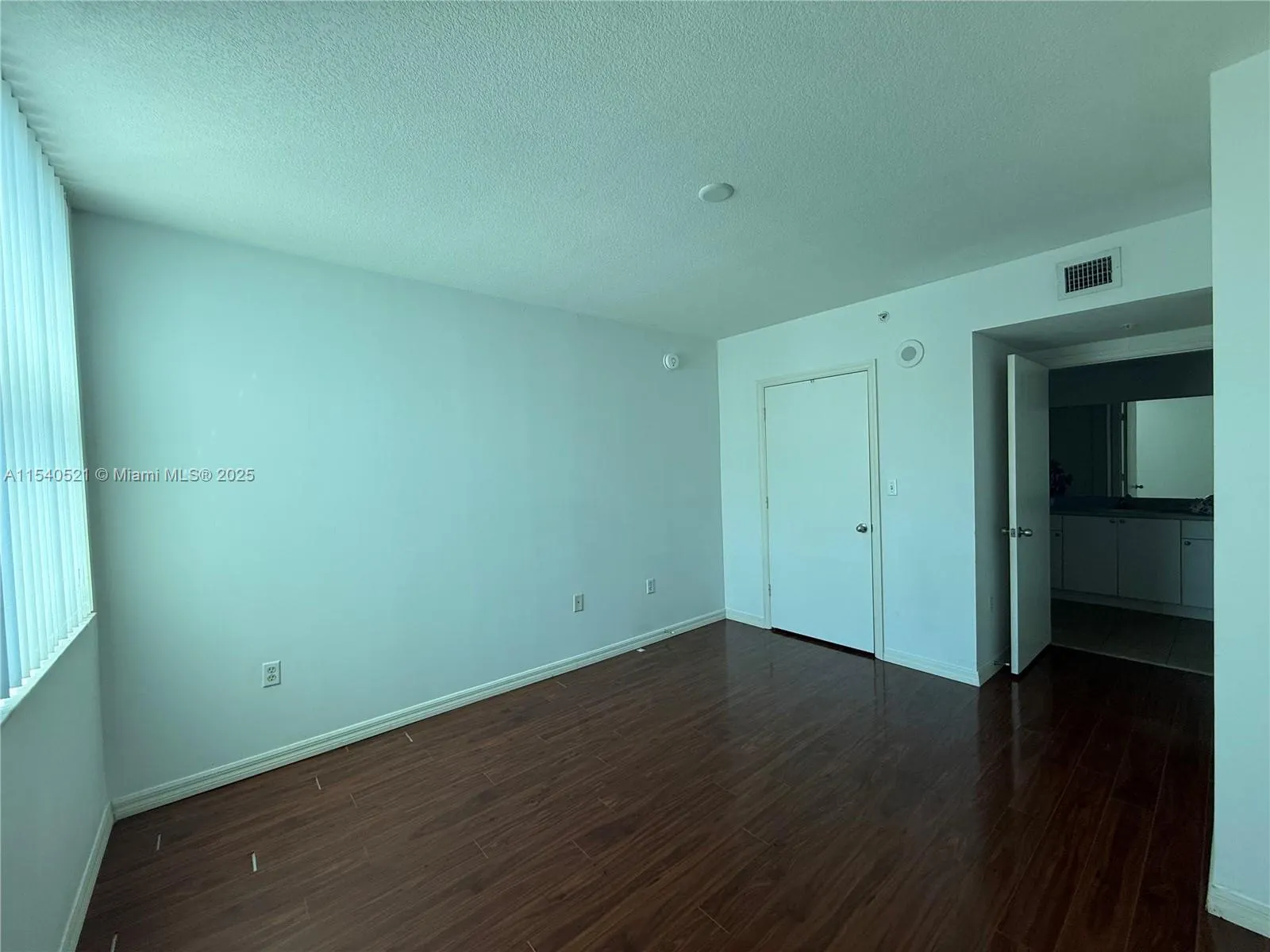 9201 Collins Ave, #1023
