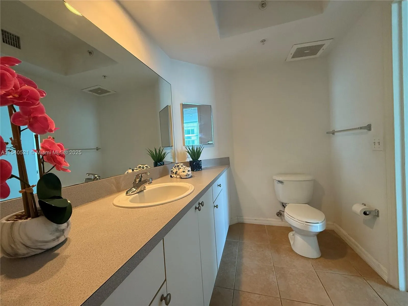 9201 Collins Ave, #1023