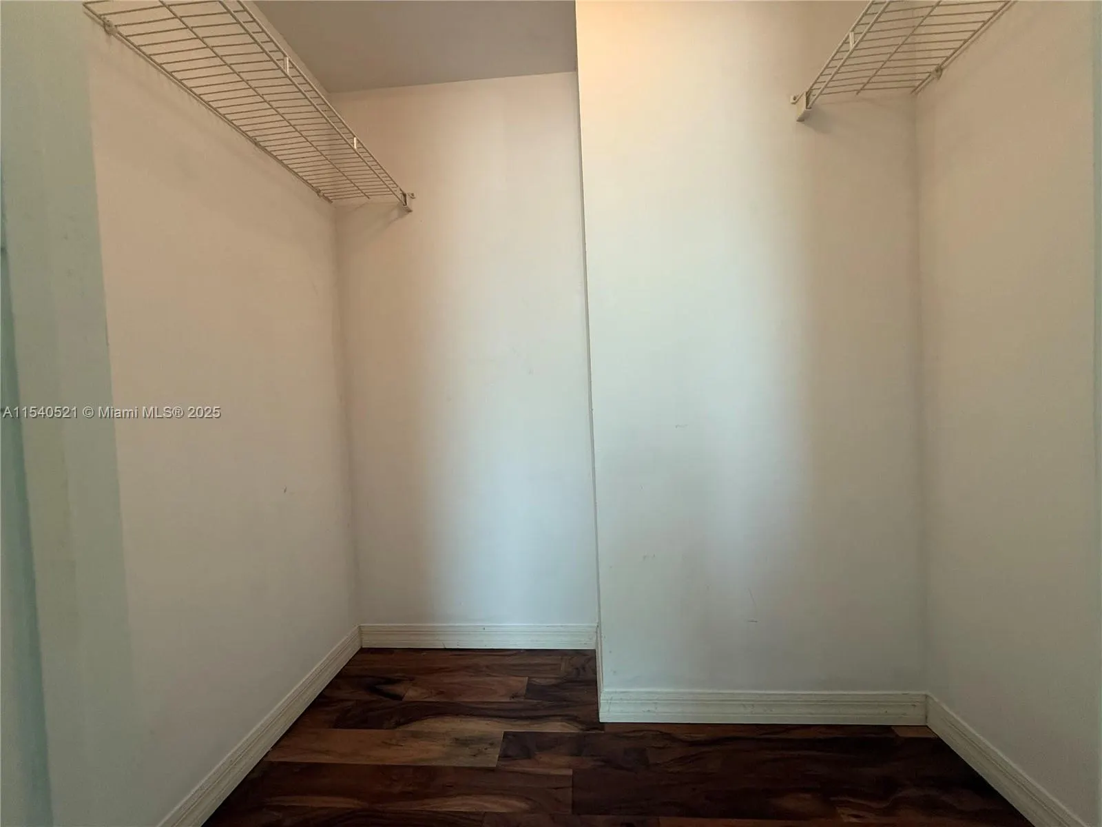 9201 Collins Ave #1023