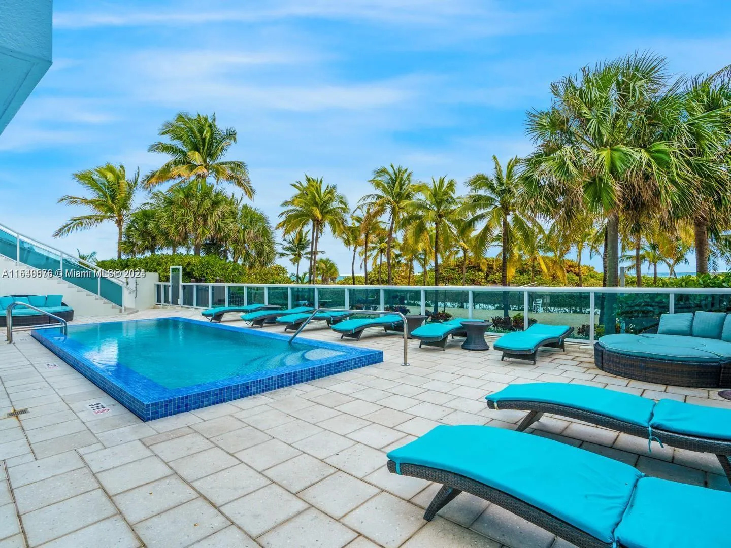 9201 Collins Ave #724