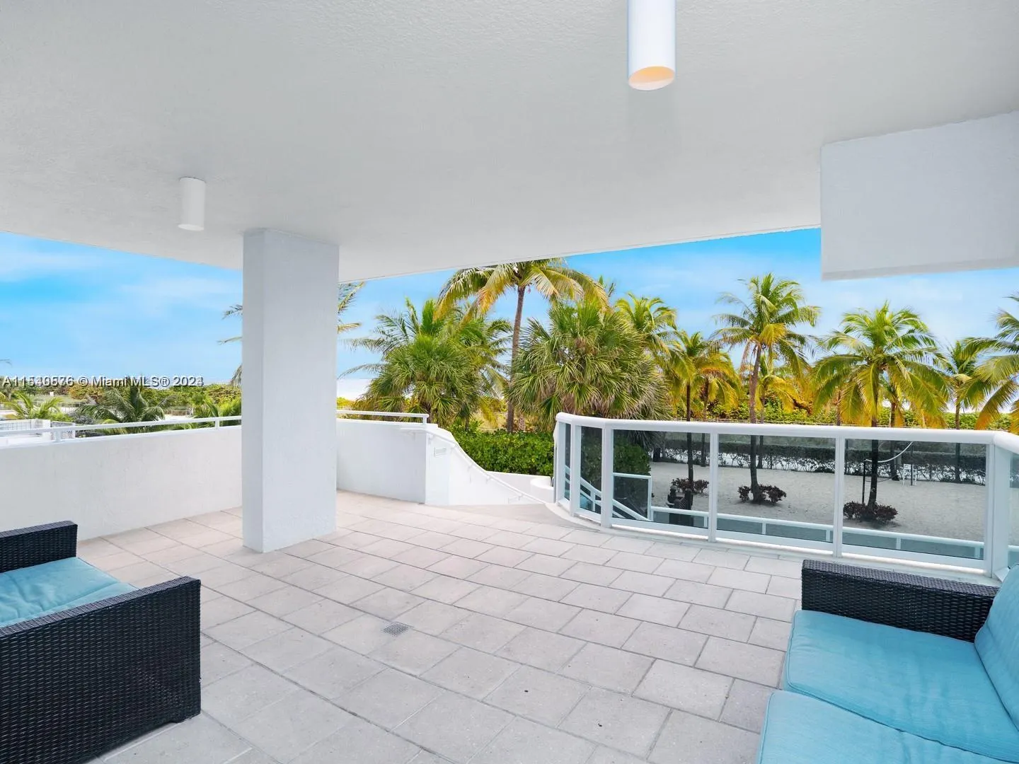 9201 Collins Ave #724