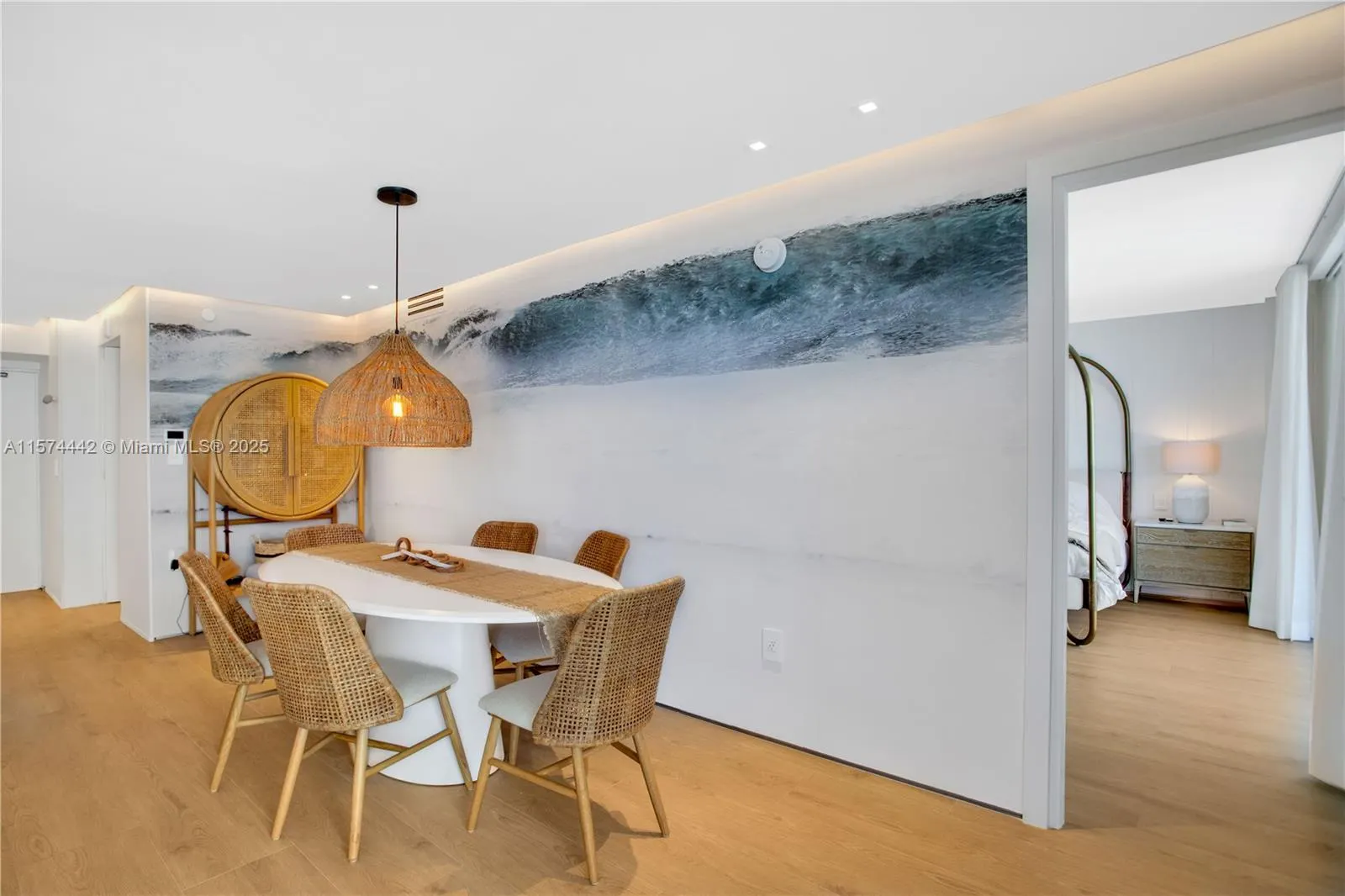 9195 Collins Ave, #903