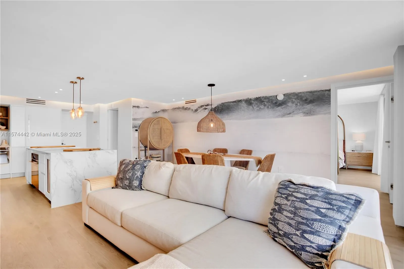 9195 Collins Ave, #903