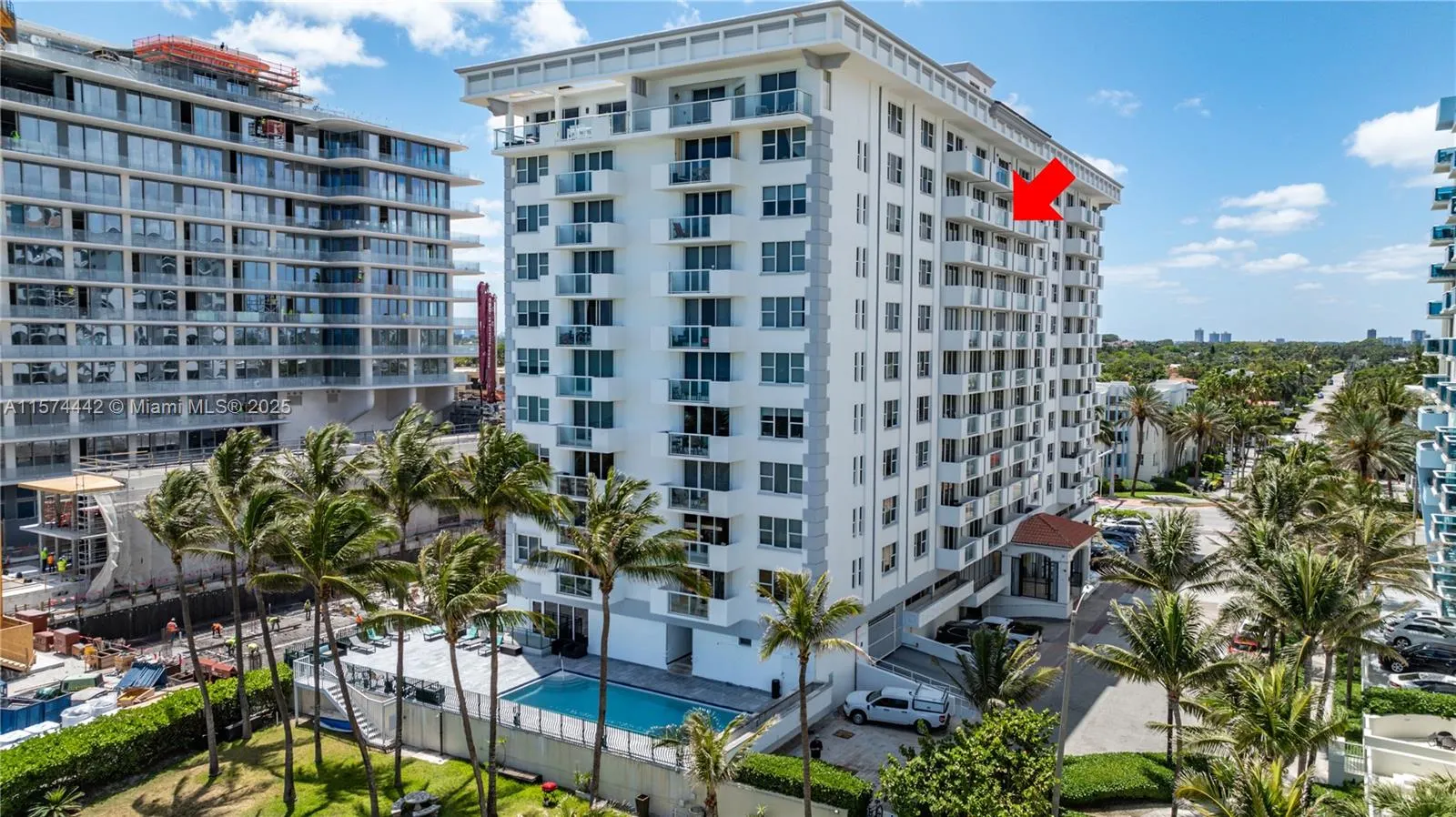 9195 Collins Ave, #903