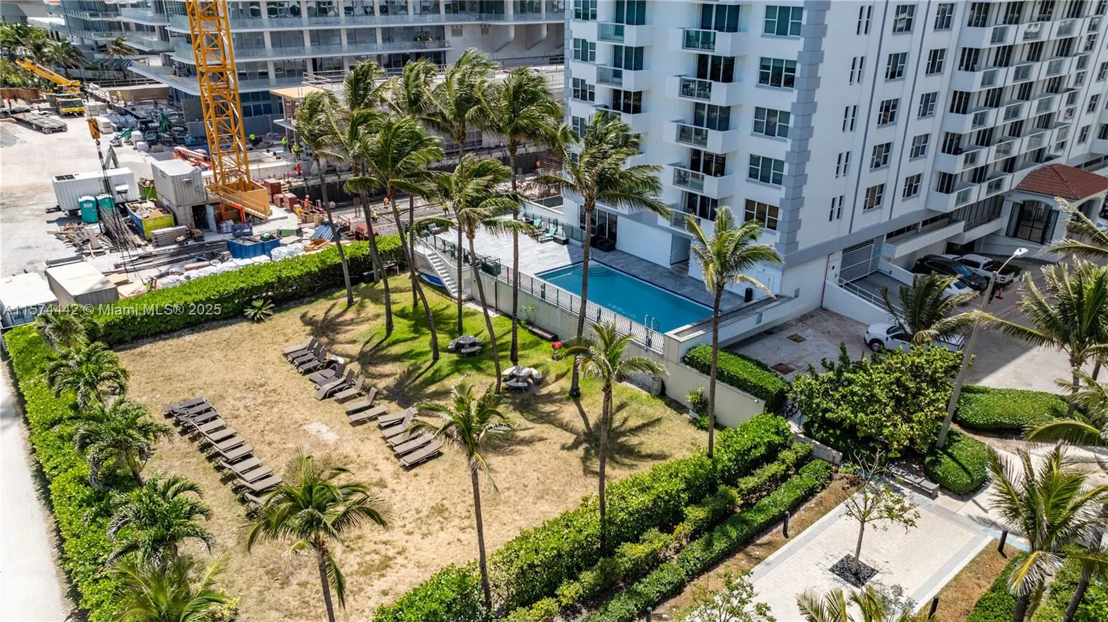 9195 Collins Ave, #903