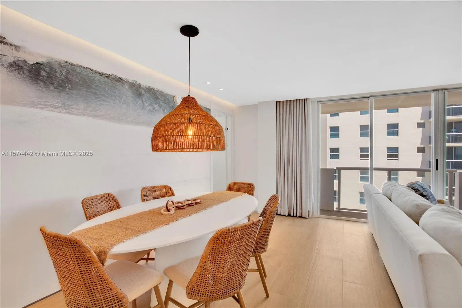 9195 Collins Ave, #903
