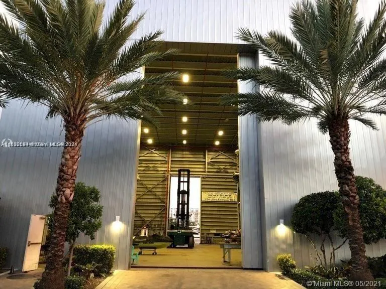 400 Sunny Isles Blvd