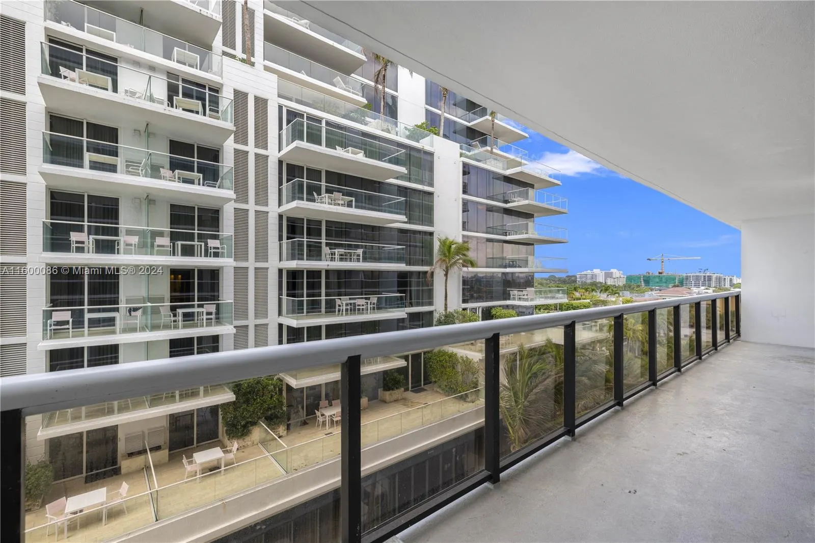 9455 Collins Ave, #806