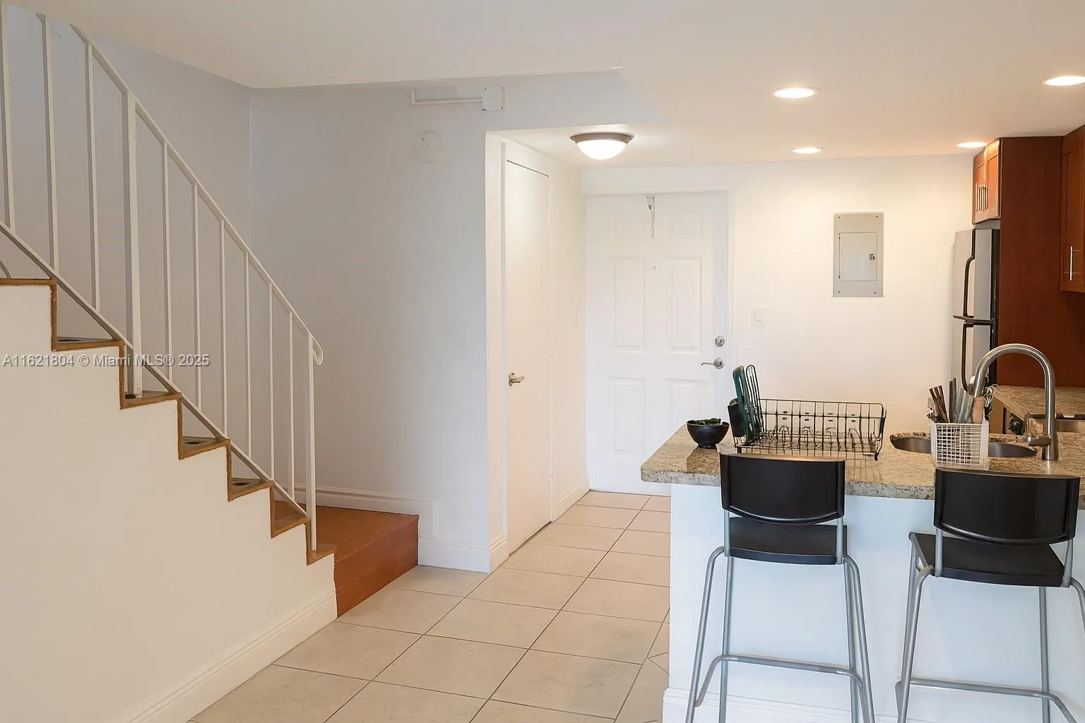 6707 N Kendall Dr, #115