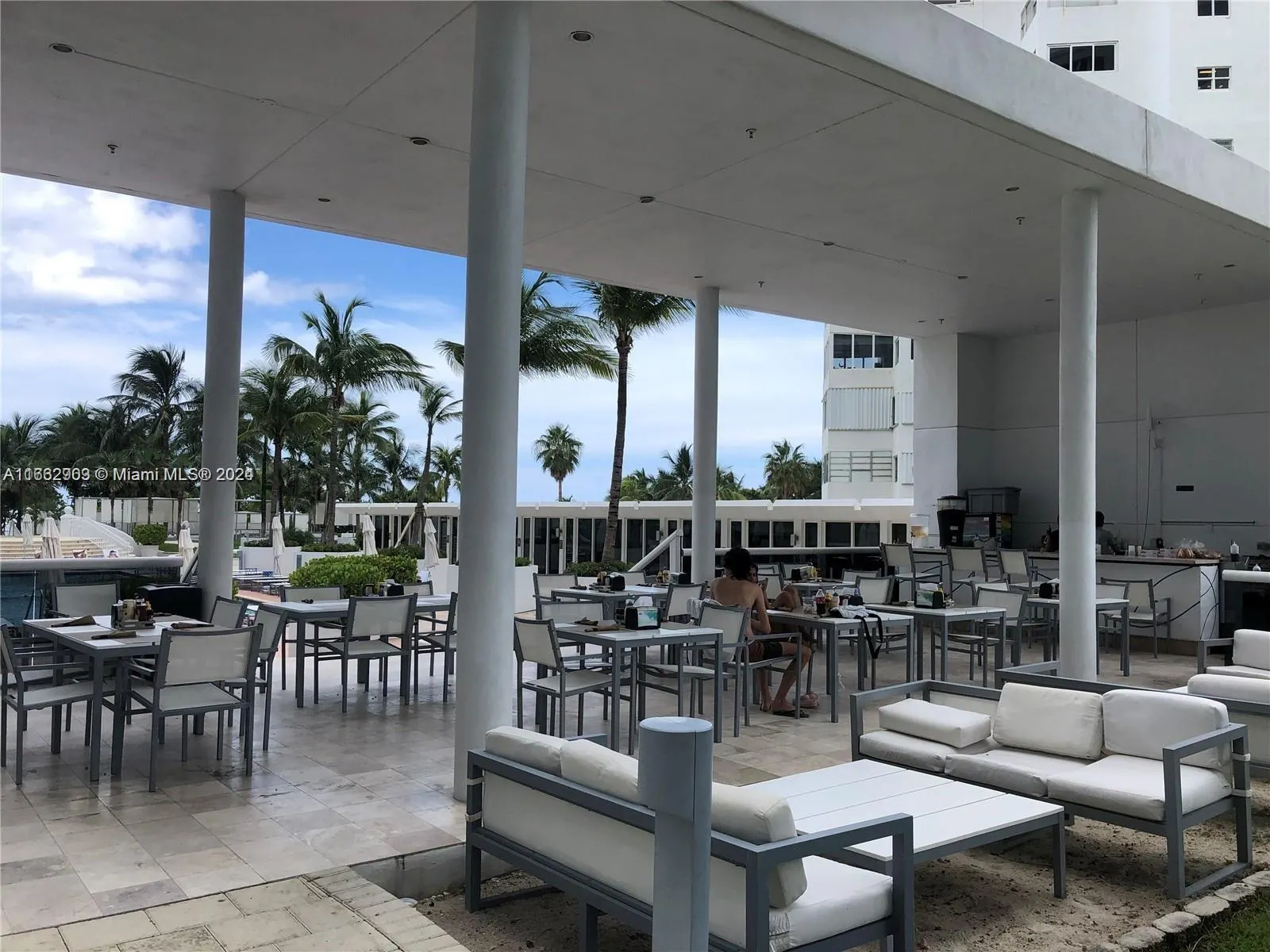 10275 Collins Ave, #929