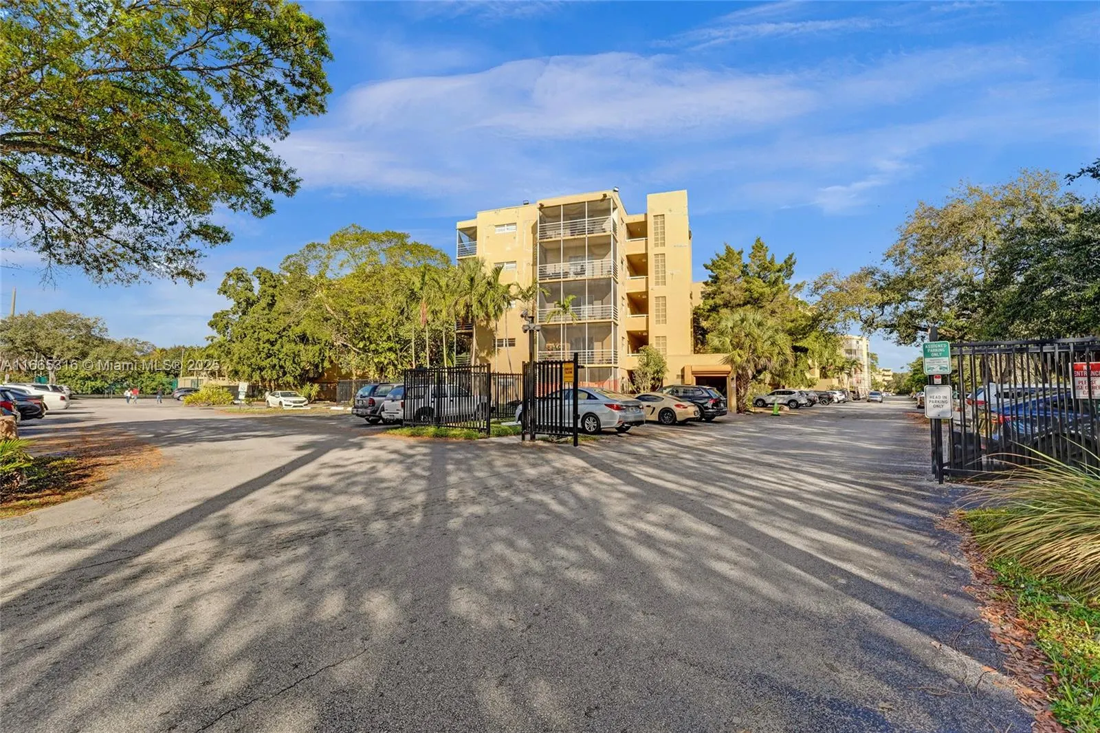 4111 Stirling Rd, #502