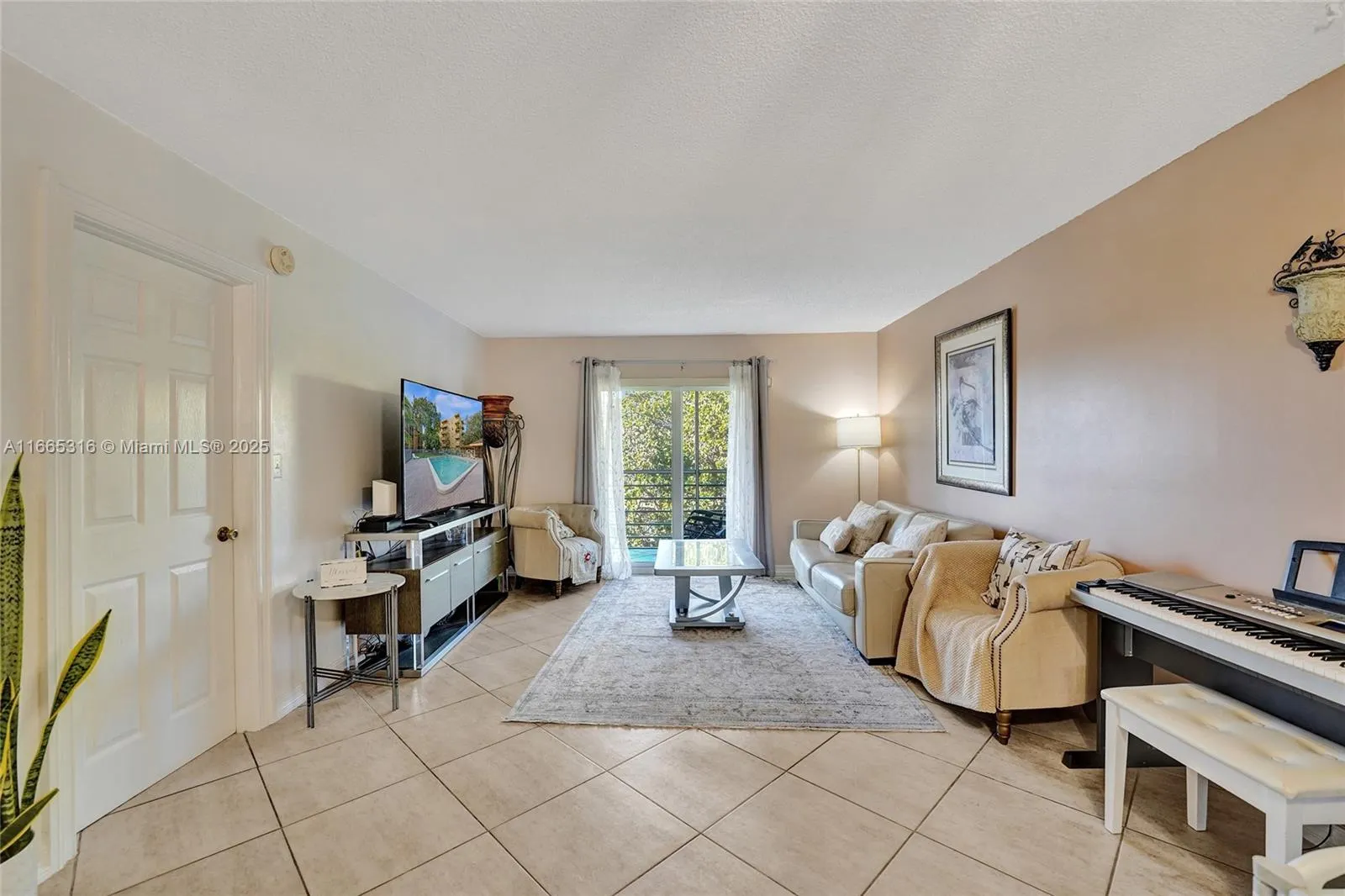4111 Stirling Rd, #502
