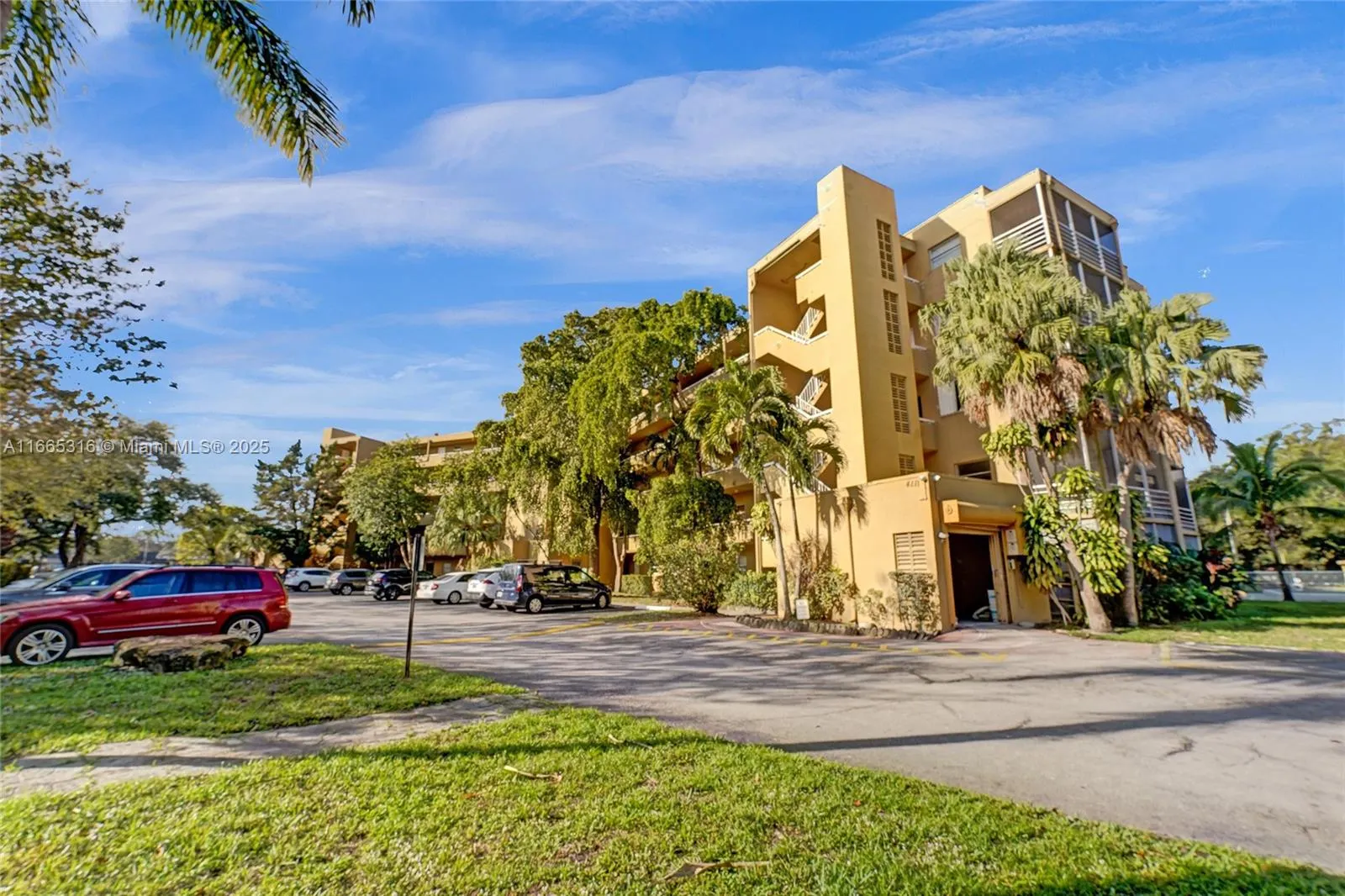 4111 Stirling Rd, #502